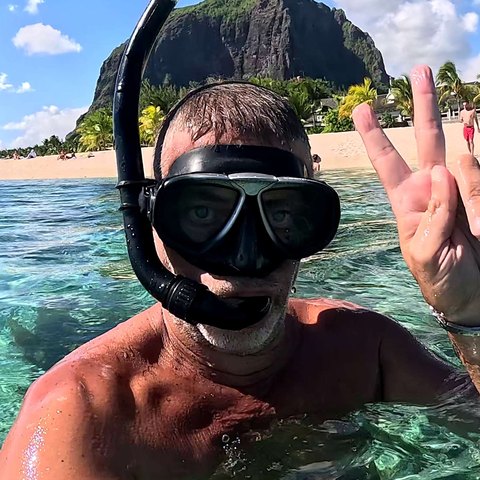 Stéphane Dubart, fondateur de Lead Lagoon, dans le lagon du Morne à l'île Maurice